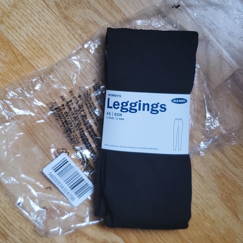 Old Navy Women's Black Leggings - New in Package